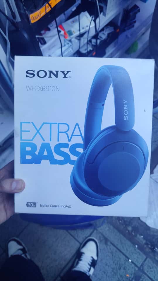 Audífonos Sony Noise Cancelling con Bluetooth y Extra Bass WH-XB910N Negro